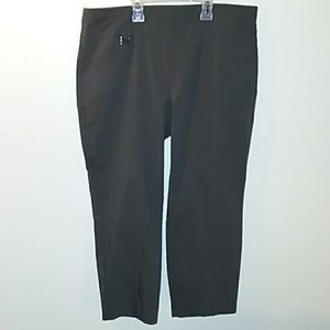 1 pair of Alfani grey capris